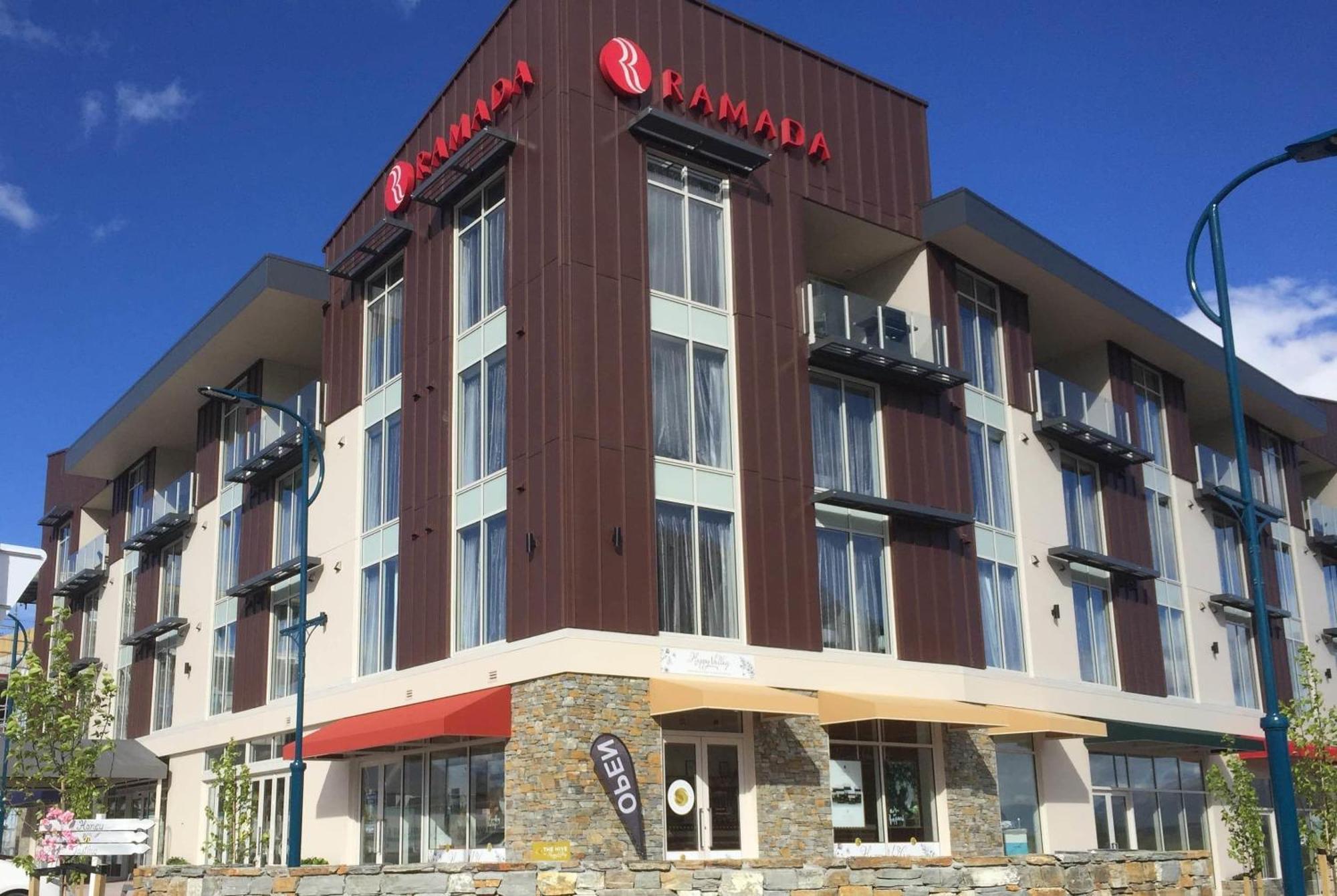 Ramada Suites By Wyndham Queenstown Remarkables Park Exterior photo